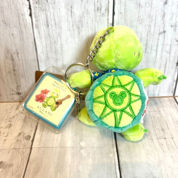 NEW Disney Aulani Resort Exclusive Olu Mel Turtle Plush Keychain Bag Charm NWT - Picture 3 of 7